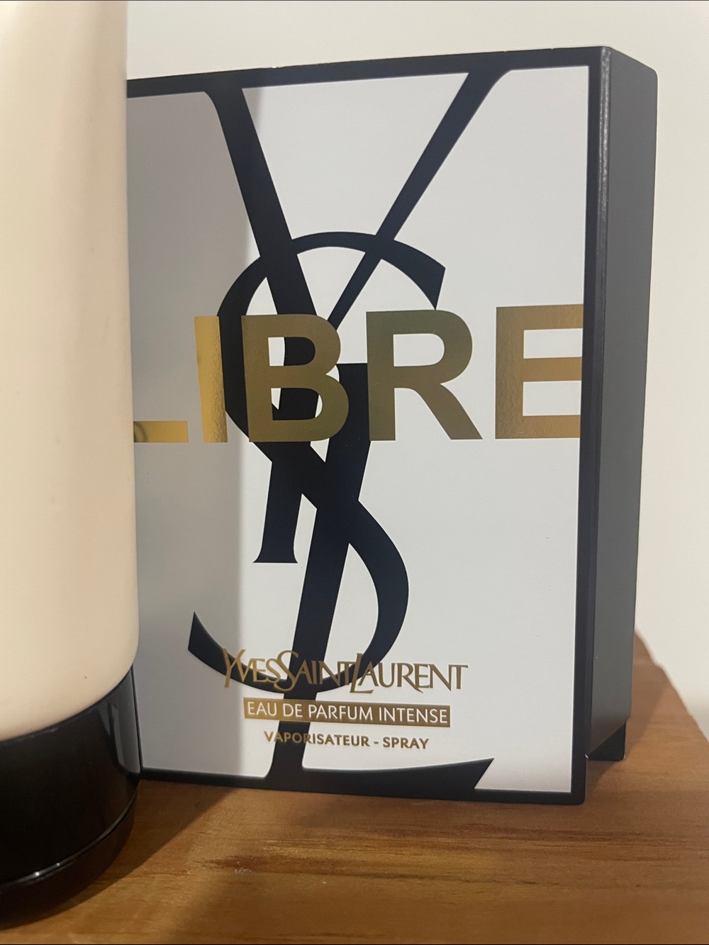 🌼 Yves Saint Laurent Libre Set — 
Pouch Mini Sample Balm/Lotion - Picture 3 of 17